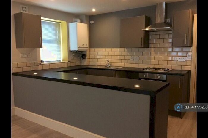 2 Bedroom Flat To Rent In Dimsdale Parade East, Newcastle, ST5