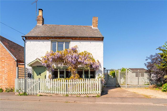3 Bedroom Detached House For Sale In Church Road, Long Itchington, Southam, Warwickshire, CV47