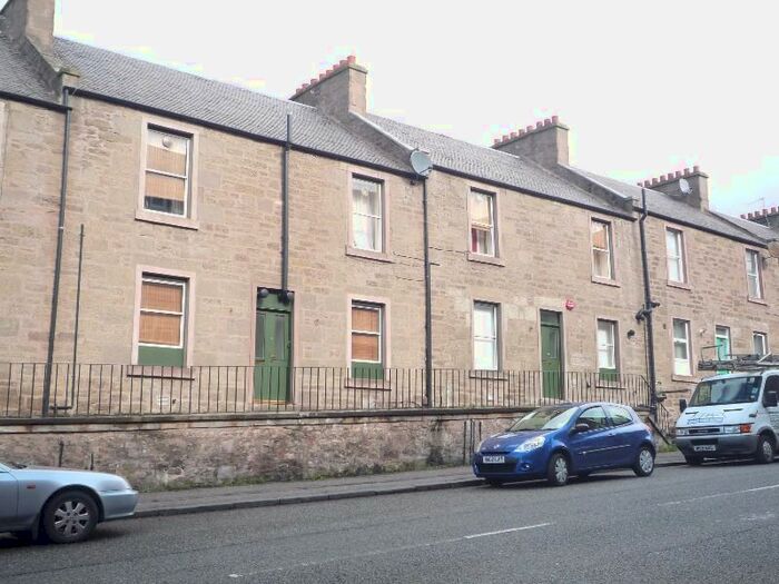2 Bedroom Flat To Rent In Pitfour Street, Dundee, DD2