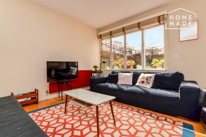 4 Bedroom Town House To Rent In Murray Mews, Camden, NW1