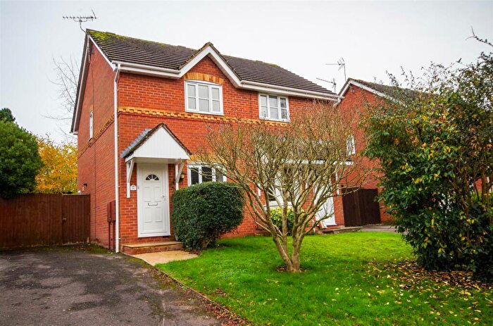 2 Bedroom Semi-Detached House To Rent In Millbank, Cam, GL11