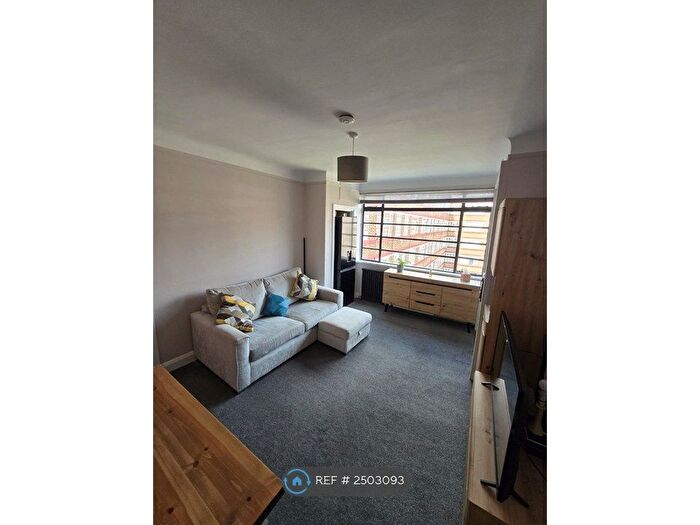 1 Bedroom Flat To Rent In Balham High Road, London, SW17