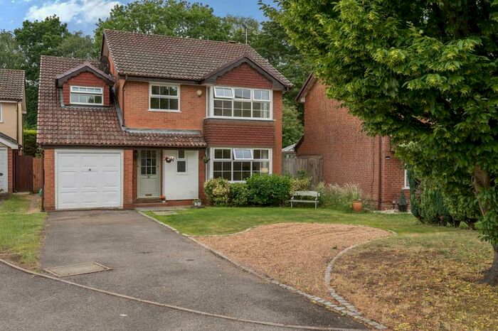 5 Bedroom Detached House To Rent In Woodford Green, Bracknell, RG12