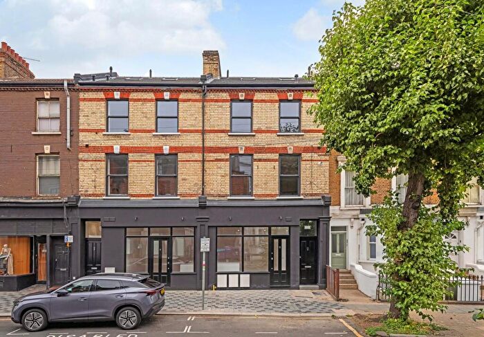 2 Bedroom Flat For Sale In Fernlea Road, SW12