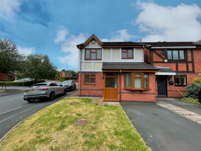 3 Bedroom Detached House To Rent In Grantown Grove, Turnberry, Walsall, WS3