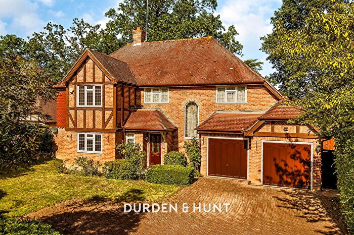 6 Bedroom Detached House For Sale In Tall Trees Close, Hornchurch, RM11