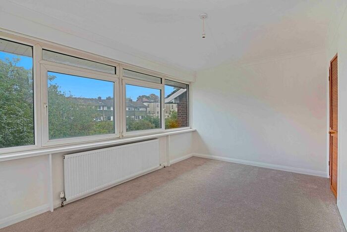 3 Bedroom End Of Terrace House To Rent In Doggetts Close, Barnet, North London, EN4