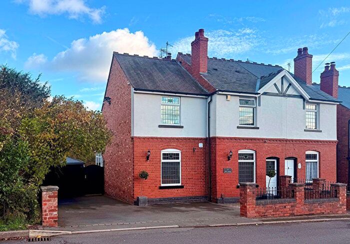 4 Bedroom Semi Detached House For Sale In Cotwall End Road, Lower Gornal, DY3