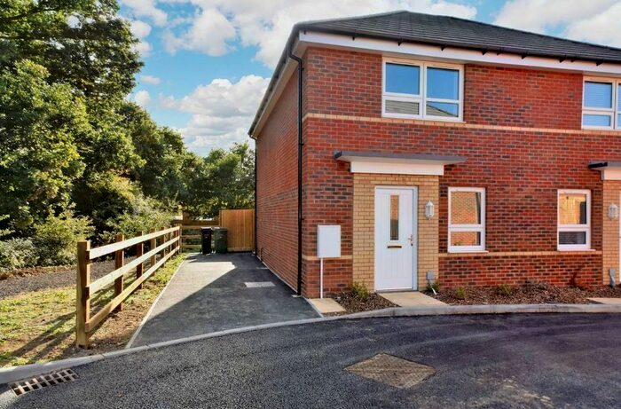 3 Bedroom Semi-Detached House To Rent In Buttercup Glade, Newport, PO30