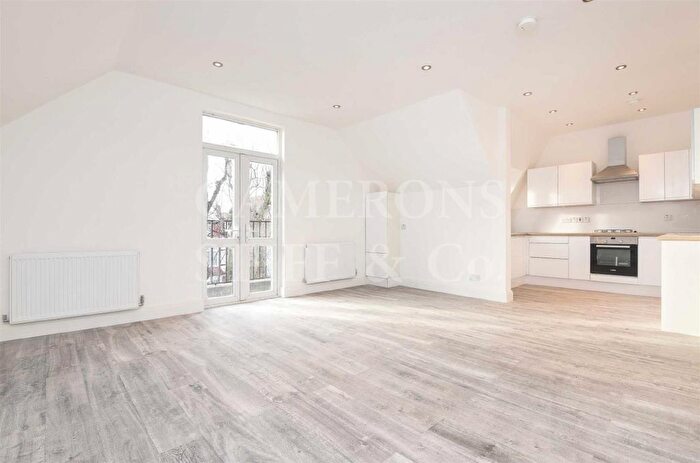 2 Bedroom Flat To Rent In Park Avenue, Willesden Green, NW2