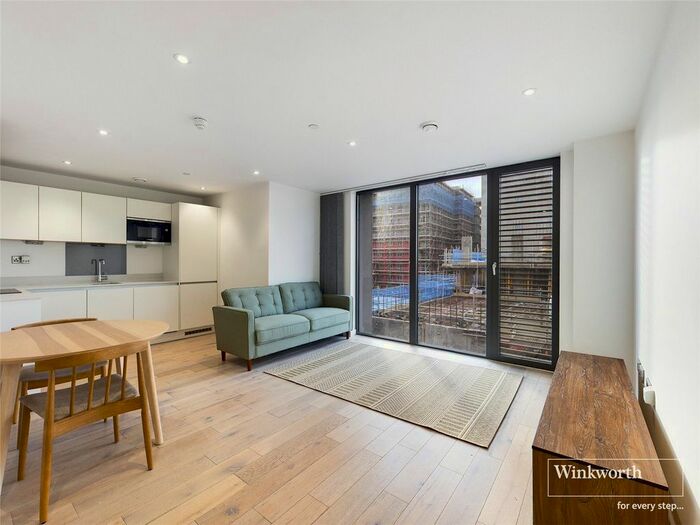 2 Bedroom Flat To Rent In Garrard House, Garrard Street, Reading, Berkshire, RG1