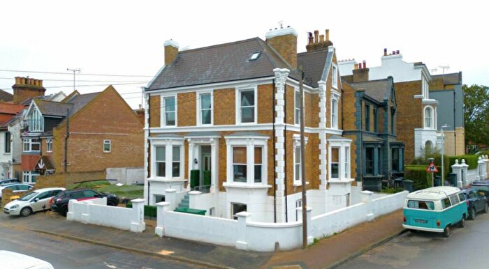 1 Bedroom Flat To Rent In Carlton Avenue, Ramsgate, CT11