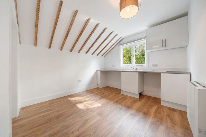 1 Bedroom Studio To Rent In Norwood Road, London, SE24