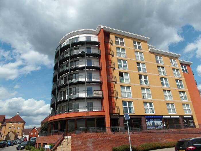 1 Bedroom Flat To Rent In Regal House Newbury Park, IG2