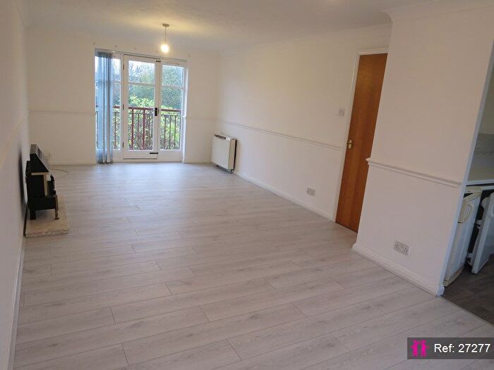 2 Bedroom Flat To Rent In Linen Court, Salford, M3