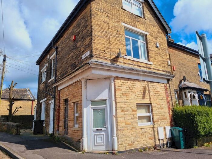 2 Bedroom Property To Rent In Highgate, Bradford, BD9
