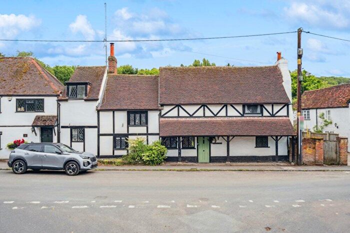 4 Bedroom Semi-Detached House For Sale In Wooburn Town, High Wycombe, Buckinghamshire, HP10