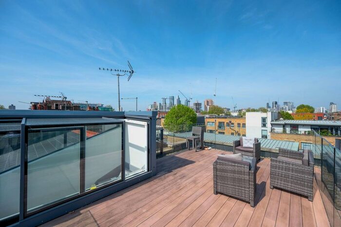 4 Bedroom Terraced House To Rent In Kennington Park Road, Kennington, London, SE11