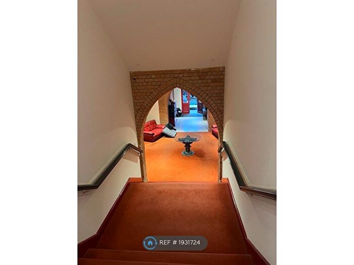 2 Bedroom Flat To Rent In Highcroft Hall, Birmingham, B23