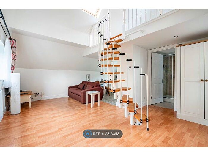 1 Bedroom Flat To Rent In Downs Hill, Beckenham, BR3