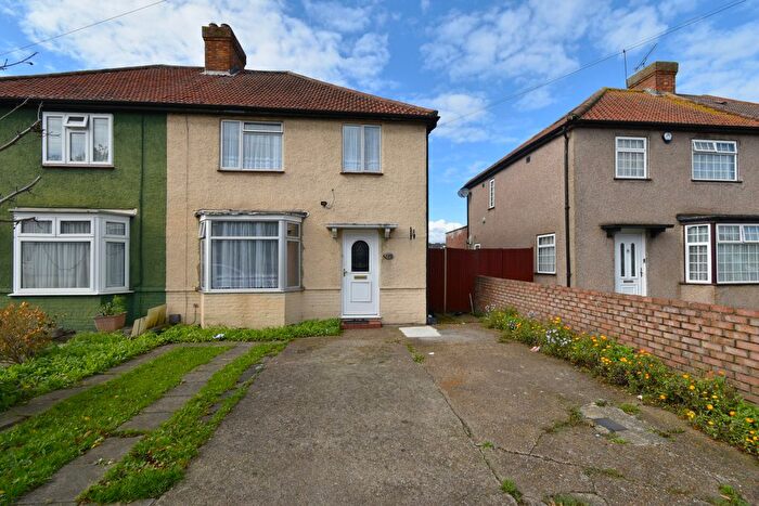 3 Bedroom Semi-Detached House To Rent In North Road, Southall, UB1