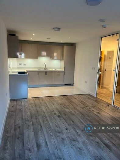 1 Bedroom Flat To Rent In Peach Street, Wokingham, RG40