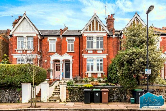 3 Bedroom Flat To Rent In Elm Grove, Crouch End, N8