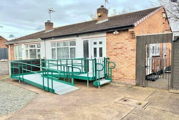 2 Bedroom Bungalow To Rent In Rydal Avenue, Nottingham, NG10