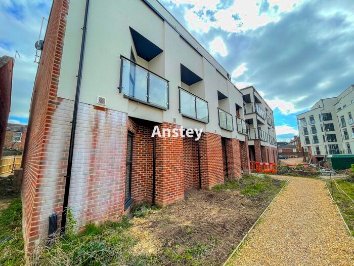 3 Bedroom Flat To Rent In Portswood Road, Southampton, SO17