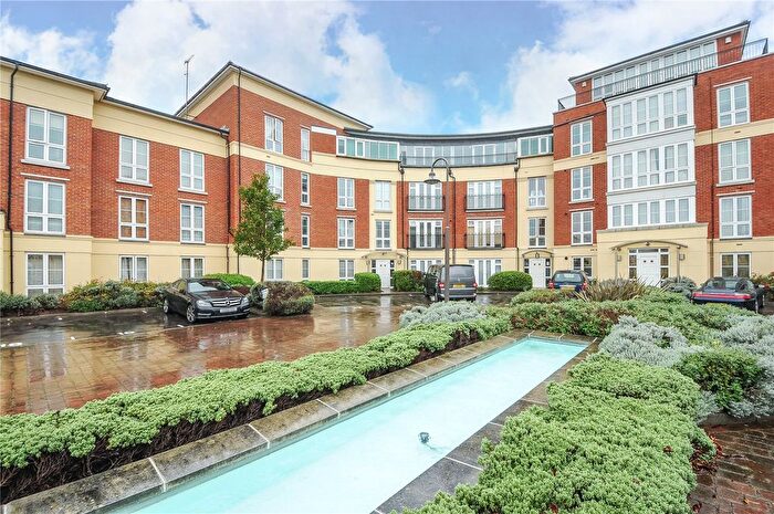 3 Bedroom Flat To Rent In Trevelyan Court, Windsor, Berkshire, SL4