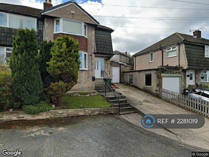 4 Bedroom Semi-Detached House To Rent In Spring Rise, Keighley, BD21