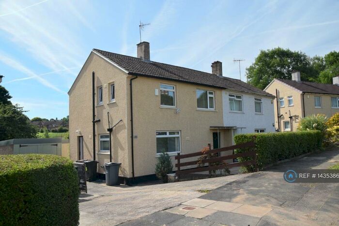 3 Bedroom Semi-Detached House To Rent In Springdale Crescent, Idle, Bradford, BD10