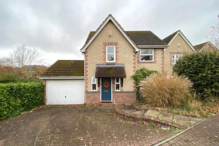 3 Bedroom Detached House For Sale In College Fields, Marlborough, SN8