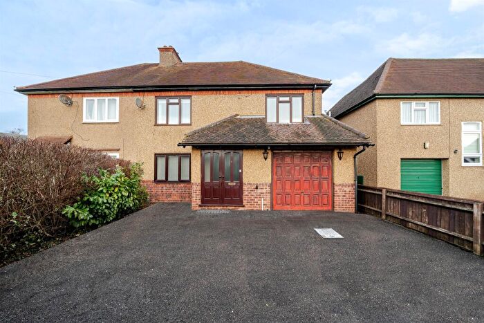 4 Bedroom Semi-Detached House For Sale In New Road, Holyport, Maidenhead, SL6