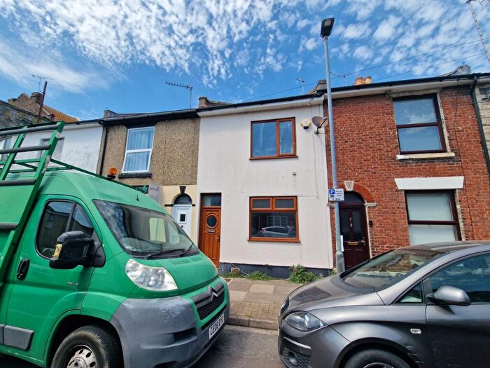4 Bedroom Terraced House For Sale In Toronto Road, Portsmouth, Hampshire, PO2