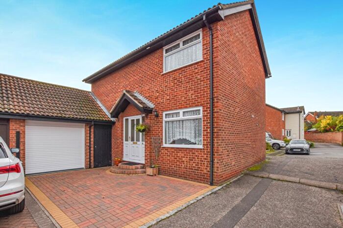 3 Bedroom Link Detached House For Sale In Seagers, Great Totham, CM9