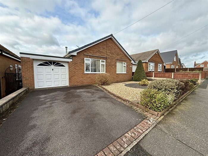 2 Bedroom Detached Bungalow To Rent In Briars Way, Ripley, DE5