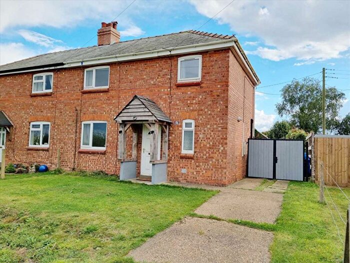 3 Bedroom Semi-Detached House For Sale In Fen Road, Little Hale, Sleaford, NG34