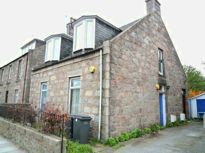 2 Bedroom Flat To Rent In King Street, Aberdeen, AB24