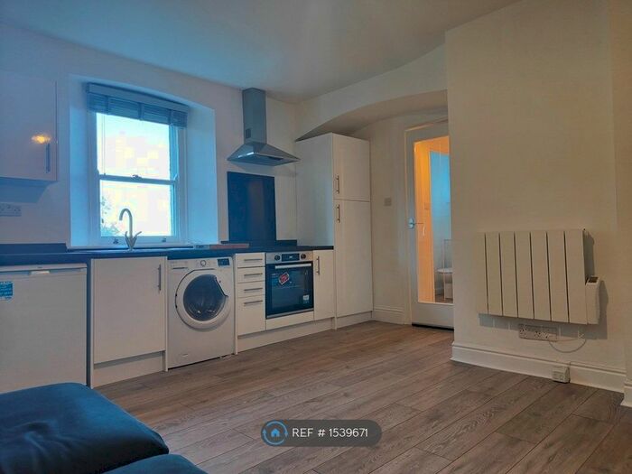 Studio To Rent In Brincliffe Edge Road, Sheffield, S11