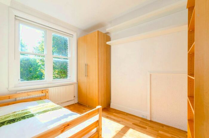 2 Bedroom Flat To Rent In Randolph Avenue, Maida Vale, London, W9