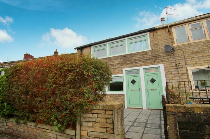 2 Bedroom Apartment To Rent In Featherstall Road, Littleborough, OL15