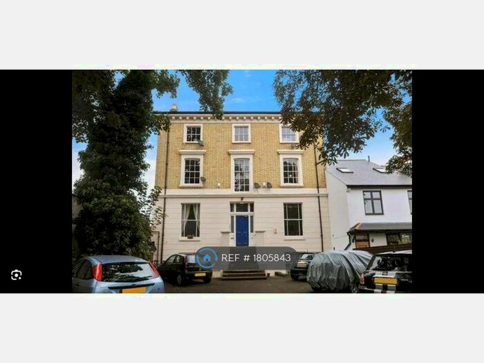 2 Bedroom Flat To Rent In Weir Road, London, SW12