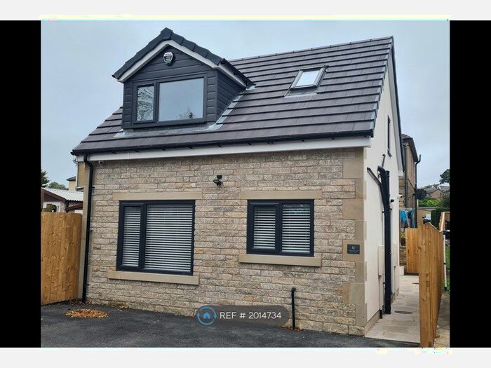 2 Bedroom Detached House To Rent In Woodcroft Place, Bradford, BD10