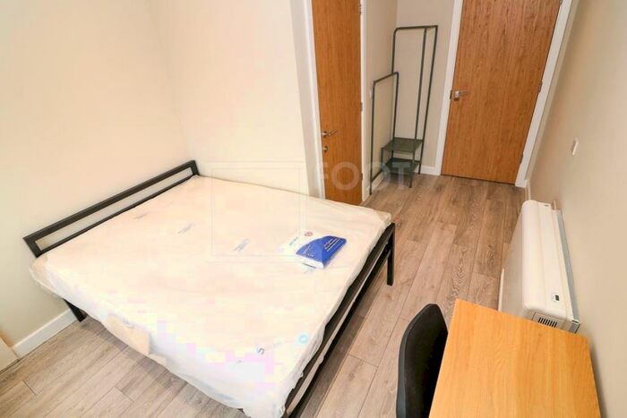 Studio To Rent In Colonnade House, City Centre, BD1