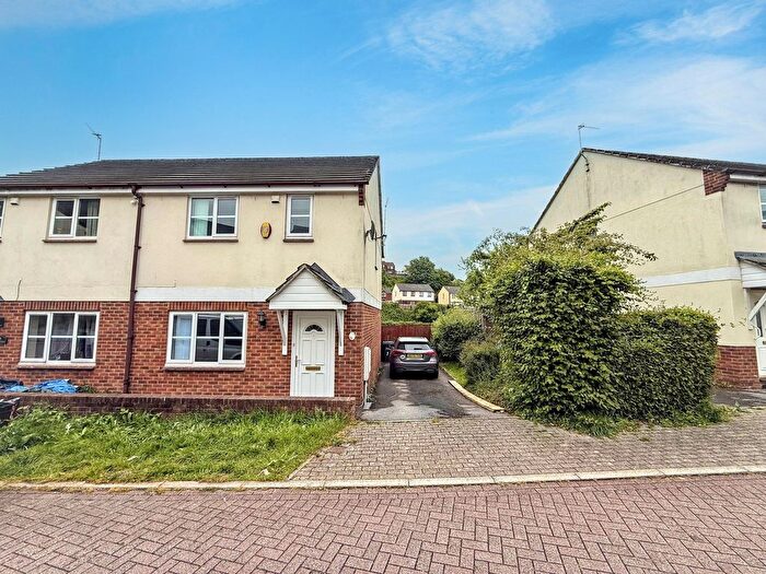 3 Bedroom End Terrace House To Rent In Kintyre Close, Torquay, TQ2