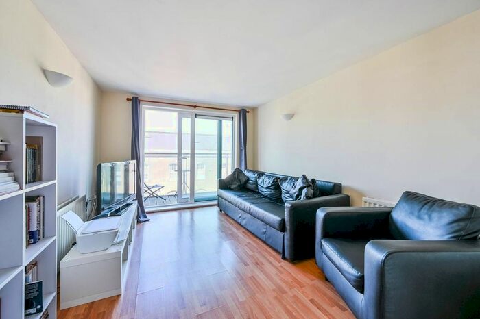 2 Bedroom Flat To Rent In Argyll Road, Woolwich, London, SE18