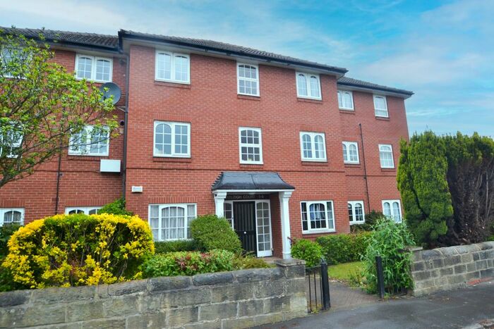 2 Bedroom Flat To Rent In Hadleigh Court, Moortown, Leeds, LS17