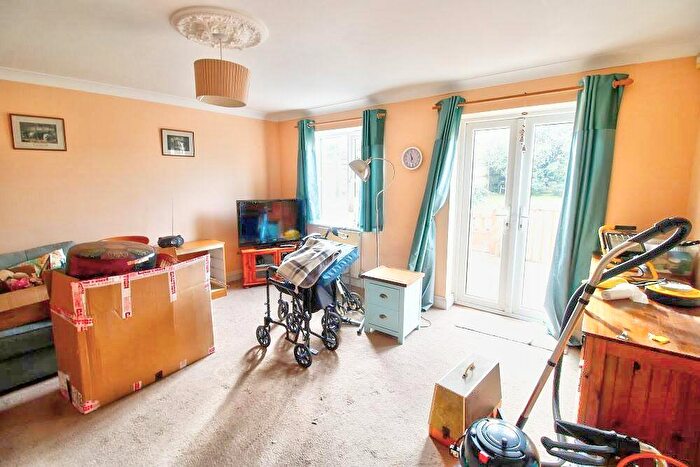 2 Bedroom Semi-Detached House For Sale In Aberdale Road, Polegate, BN26