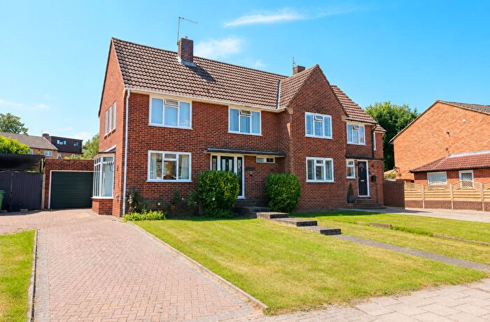 3 Bedroom Semi-Detached House For Sale In Lapworth Close, Orpington, BR6